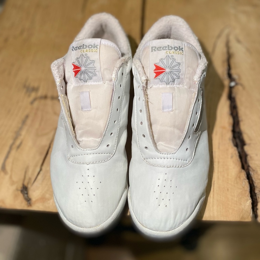 WHITE REEBOK CLASSIC WOMENS SIZE 7 1/2